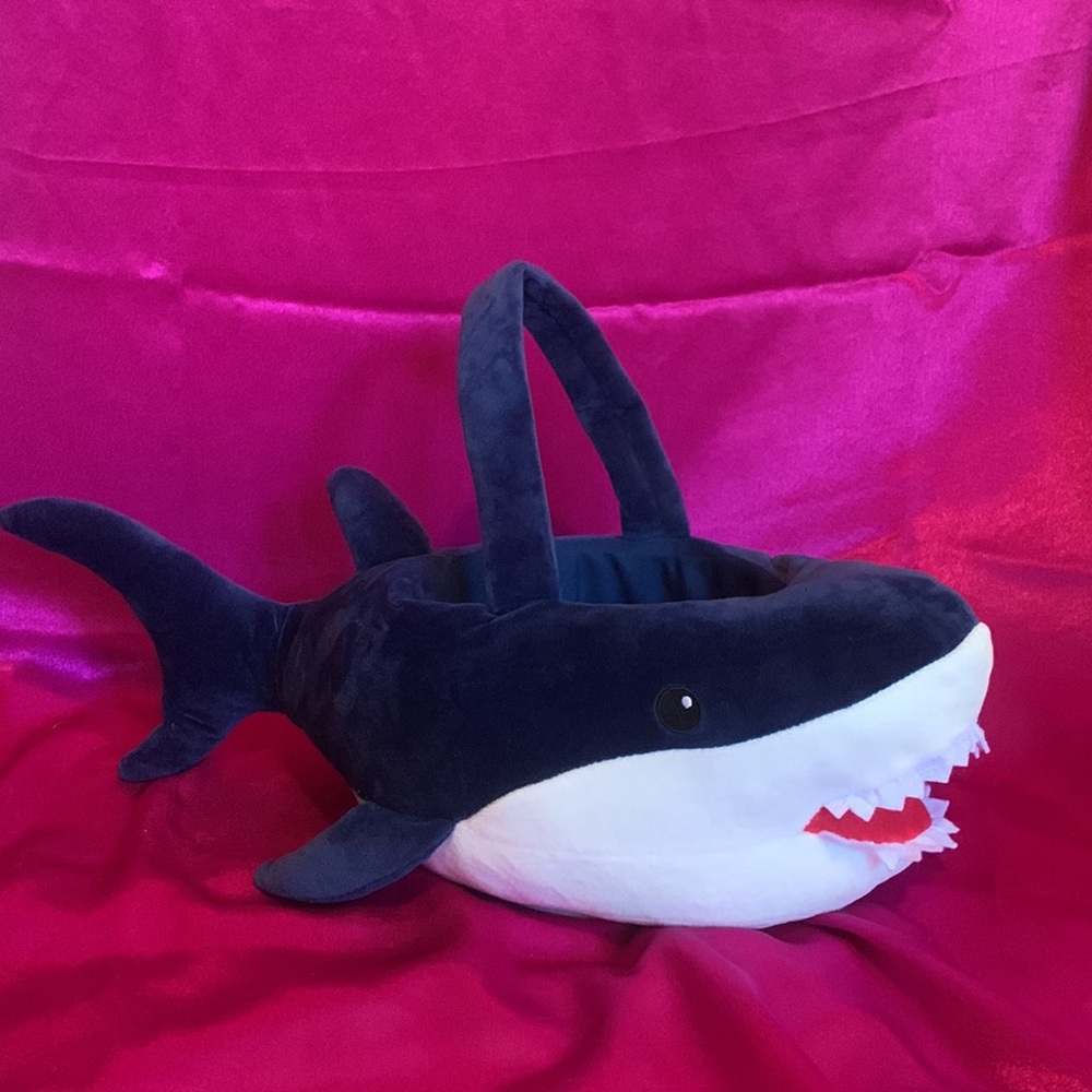 Adorable plush shark basket super soft extremely well made no stains or rips